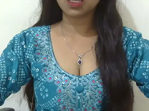 Snapshot of cute_momo_love chatting on June 24, 2026, 6:01 am cute momo love online show from June 24, 2026, 6:01 am