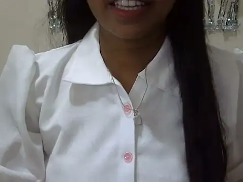Snapshot of cute_momo_love chatting on July 14, 2026, 5:34 am cute momo love online show from July 14, 2026, 5:34 am