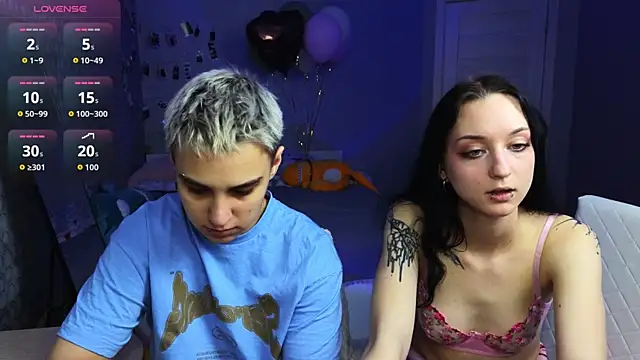 LuxuryLoverss online show from April 1, 2026, 1:41 pm