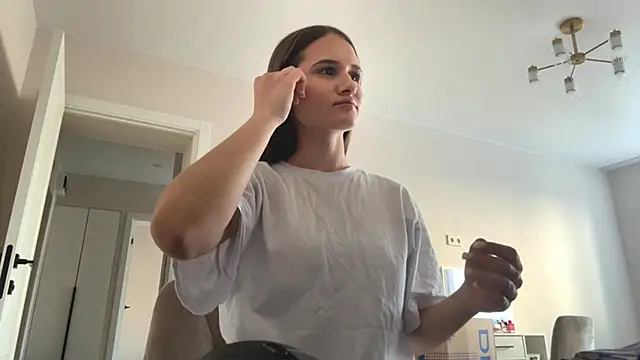 MaryCayle online show from February 23, 2026, 12:02 pm