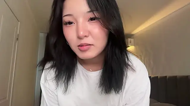 Snapshot of minnie_joy chatting on May 9, 2026, 12:32 pm minnie joy online show from May 9, 2026, 12:32 pm
