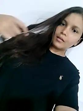 DiamanteSafiro online show from February 26, 2026, 9:03 pm