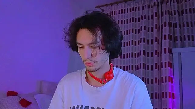 crybae online show from March 19, 2026, 12:47 am