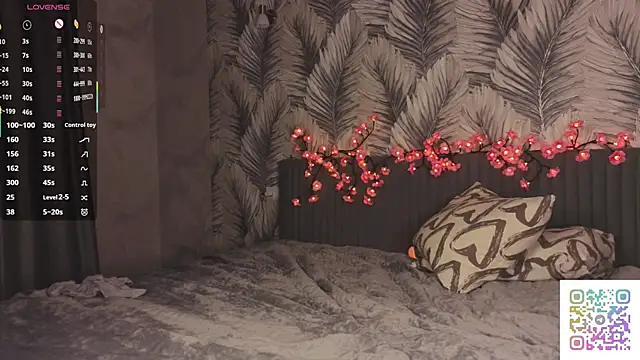 HinaVibe online show from April 18, 2026, 7:07 pm