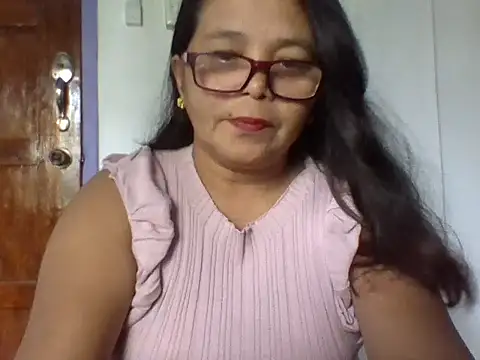 Snapshot of Flowerblossom123 chatting on April 30, 2026, 5:25 am Flowerblossom123 online show from April 30, 2026, 5:25 am