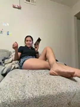 Snapshot of celenia chatting on February 27, 2026, 4:45 am celenia online show from February 27, 2026, 4:45 am