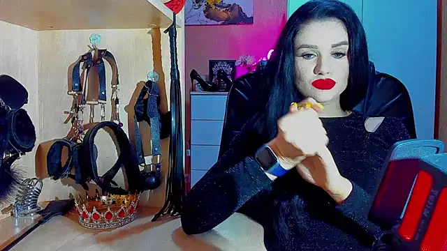 KristiTopxx online show from October 22, 2025, 8:30 pm