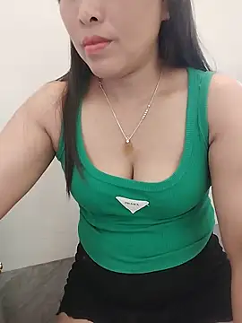 Snapshot of 01_ANNA_01 chatting on May 13, 2026, 5:05 am 01 ANNA 01 online show from May 13, 2026, 5:05 am