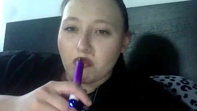 Snapshot of AriaWet chatting on March 18, 2026, 3:15 pm AriaWet online show from March 18, 2026, 3:15 pm