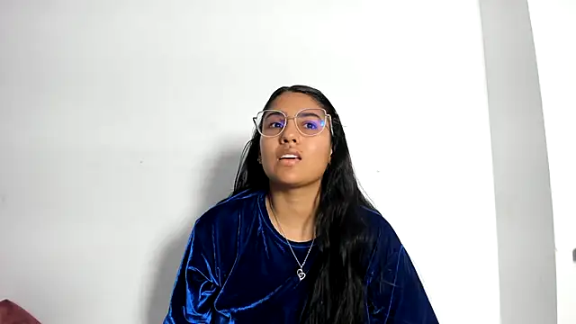 Snapshot of TatyGomez_ chatting on July 1, 2026, 4:03 am TatyGomez online show from July 1, 2026, 4:03 am