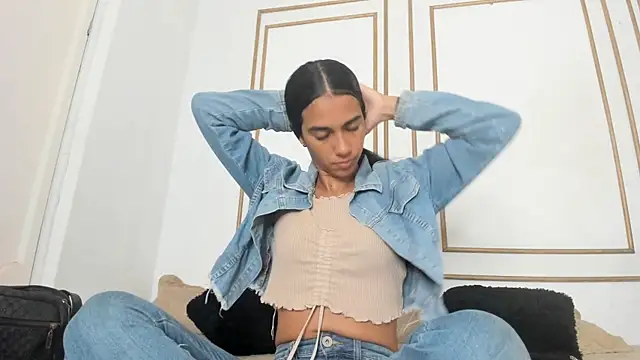 emily gaviria1 online show from May 28, 2026, 12:13 pm