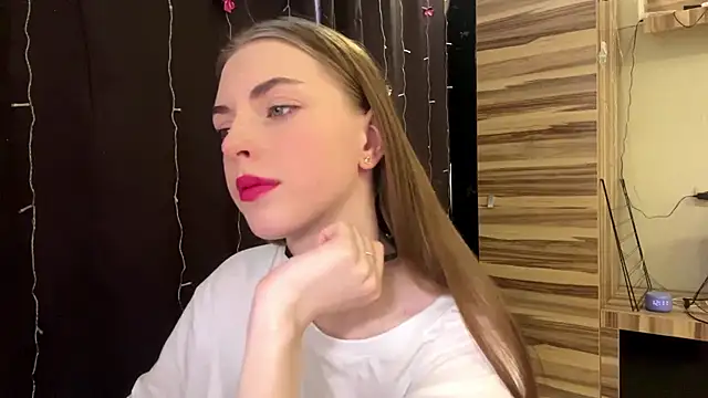 Snapshot of PollyDream chatting on March 1, 2026, 9:11 am PollyDream online show from March 1, 2026, 9:11 am