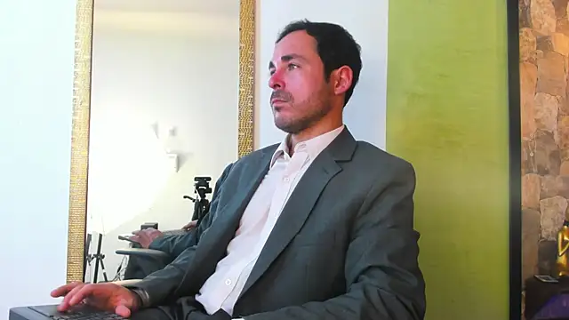 Snapshot of Adams_Sanz chatting on June 12, 2026, 7:13 pm Adams Sanz online show from June 12, 2026, 7:13 pm