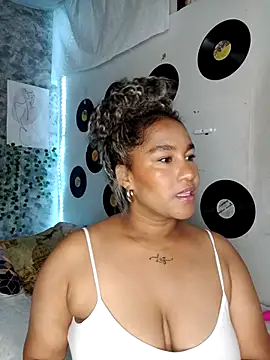 medusafox  online show from April 7, 2026, 3:40 am