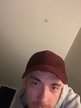 Snapshot of Rosebroz chatting on March 28, 2026, 2:11 am Rosebroz online show from March 28, 2026, 2:11 am