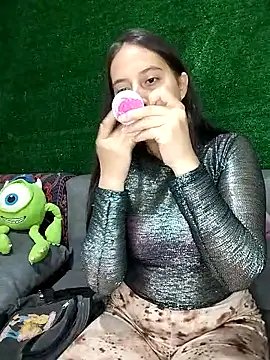 MaskedLatinaX online show from April 22, 2026, 3:57 pm