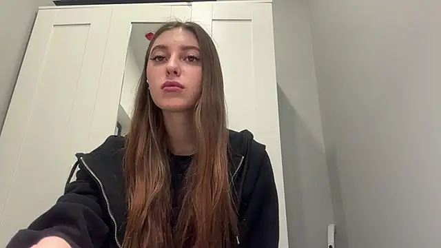 selena favn online show from March 5, 2026, 2:07 am