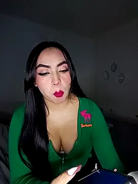 Latin kitty333 online show from February 25, 2026, 9:35 pm