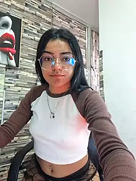 Snapshot of Amber_rhose chatting on February 24, 2026, 8:51 pm Amber rhose online show from February 24, 2026, 8:51 pm