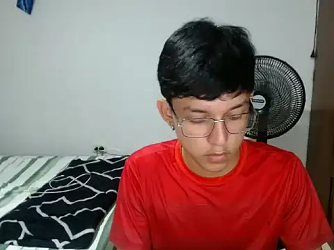 cute jisus online show from March 3, 2026, 11:43 pm