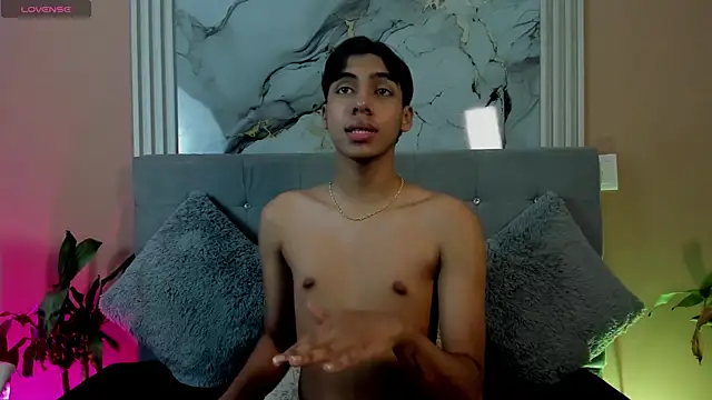 Eros Lux online show from April 15, 2026, 3:08 pm