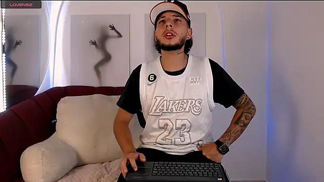 luxesmith online show from April 14, 2026, 11:44 pm