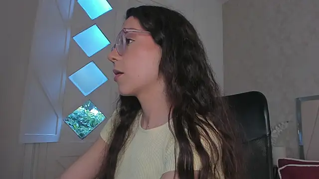Snapshot of Arii_wilde chatting on April 9, 2026, 1:49 pm Arii wilde online show from April 9, 2026, 1:49 pm