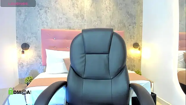 RomaBellanova online show from April 17, 2026, 8:34 pm