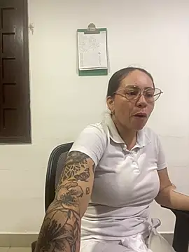 sweet wet dreamss online show from February 26, 2026, 4:00 am