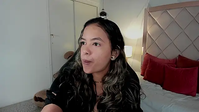 dulce lyraa1 online show from March 7, 2026, 5:26 am