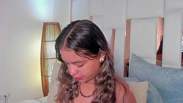 dulce lyraa1 online show from May 8, 2026, 10:59 pm