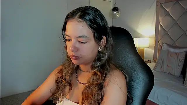 dulce lyraa1 online show from May 15, 2026, 4:19 am