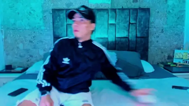 alex and christhoper online show from April 21, 2026, 9:59 am