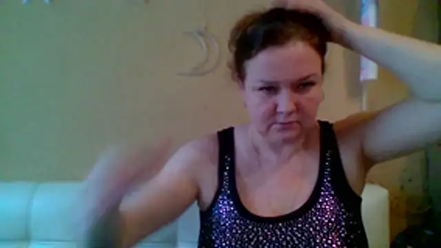 Snapshot of LubovBloom chatting on February 26, 2026, 6:12 am LubovBloom online show from February 26, 2026, 6:12 am