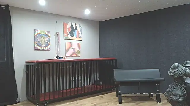 Snapshot of meesteresTirza chatting on March 1, 2026, 12:51 pm meesteresTirza online show from March 1, 2026, 12:51 pm