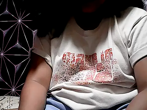 Flowerbebe online show from June 8, 2026, 1:11 pm