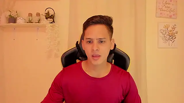 Snapshot of sexy_andres01 chatting on April 14, 2026, 2:01 pm sexy andres01 online show from April 14, 2026, 2:01 pm