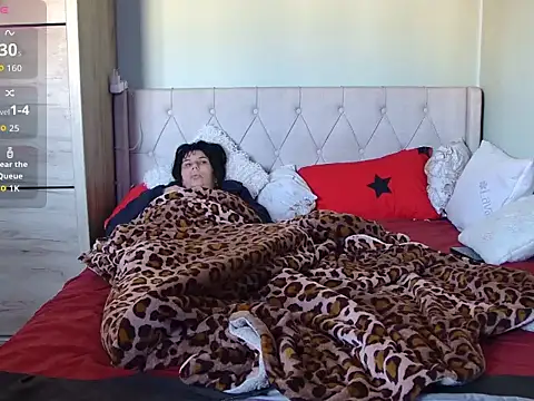 tess1980 online show from February 27, 2026, 7:08 am