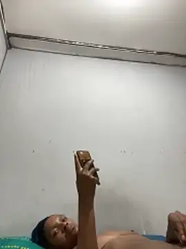 Snapshot of zamanguni1999 chatting on February 27, 2026, 3:50 am zamanguni1999 online show from February 27, 2026, 3:50 am