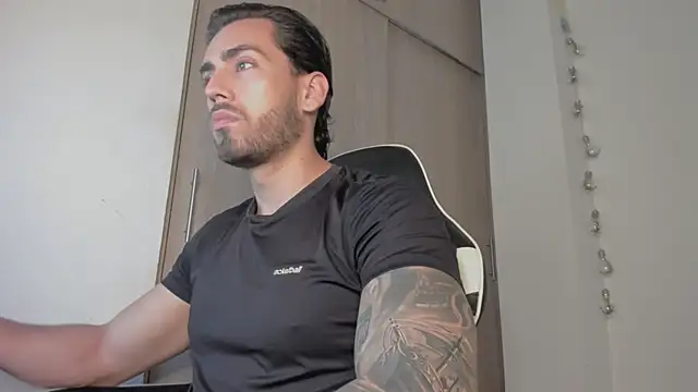 Axel  Blaze online show from April 9, 2026, 12:21 pm