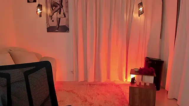 Snapshot of IsabellaLux_ chatting on June 18, 2026, 5:28 pm IsabellaLux online show from June 18, 2026, 5:28 pm