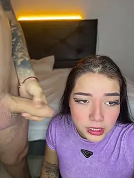 sarah and taylor online show from April 19, 2026, 1:21 pm