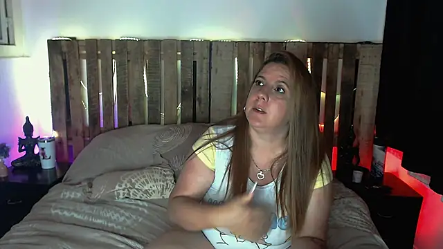Snapshot of Jessi_jones chatting on March 25, 2026, 3:23 am Jessi jones online show from March 25, 2026, 3:23 am