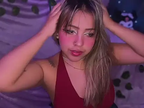 Snapshot of Moon_Velvet_ chatting on February 25, 2026, 7:12 pm Moon Velvet online show from February 25, 2026, 7:12 pm