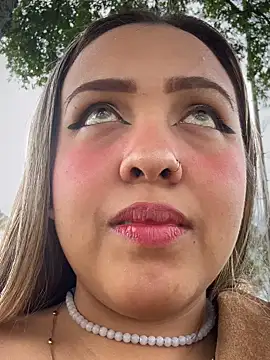 Snapshot of Moon_Velvet_ chatting on March 1, 2026, 8:11 pm Moon Velvet online show from March 1, 2026, 8:11 pm