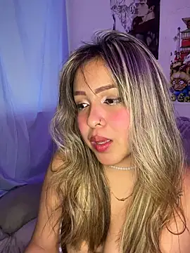 Moon Velvet  online show from March 13, 2026, 8:59 pm