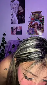 Moon Velvet  online show from March 22, 2026, 10:13 pm