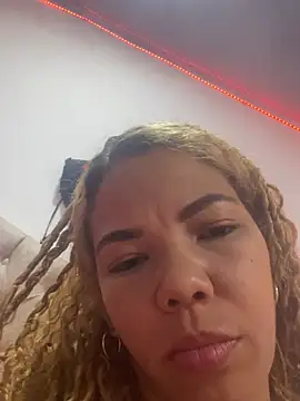 Snapshot of Crespita_Hot23 chatting on February 25, 2026, 2:27 pm Crespita Hot23 online show from February 25, 2026, 2:27 pm