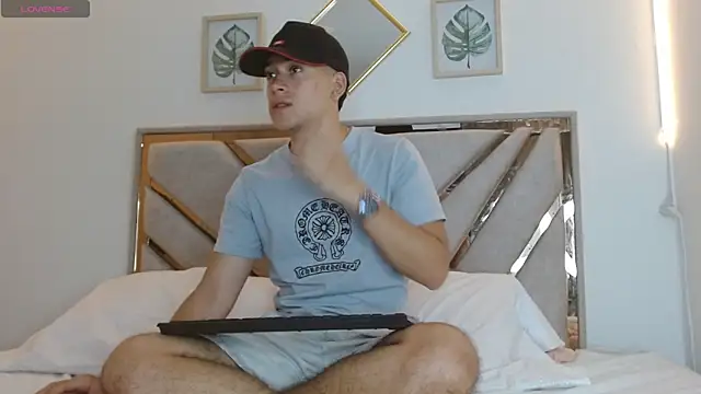 oliver   saint online show from April 4, 2026, 11:13 pm