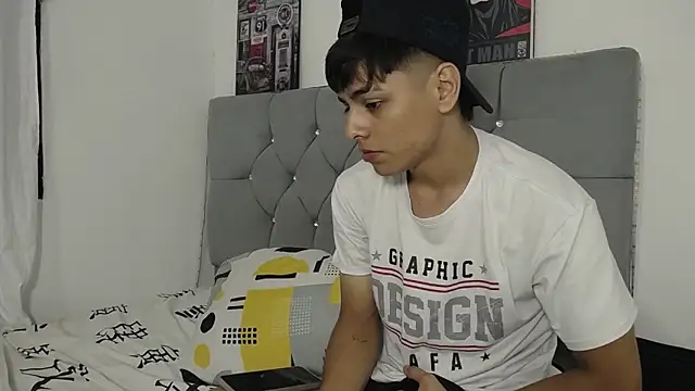 Logan Jhonson19 online show from April 16, 2026, 3:51 am